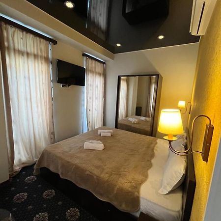 Hotel New Royal Тбилиси Экстерьер фото