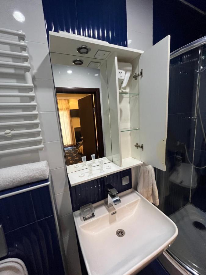 Hotel New Royal Тбилиси Экстерьер фото