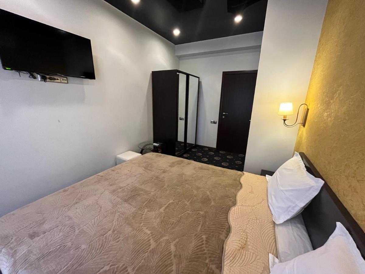 Hotel New Royal Тбилиси Экстерьер фото