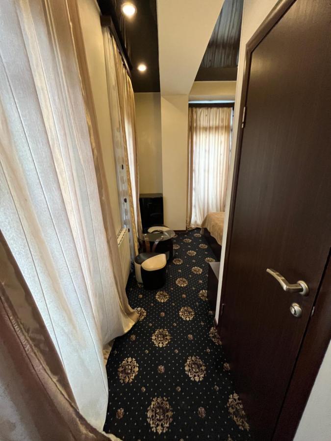 Hotel New Royal Тбилиси Экстерьер фото