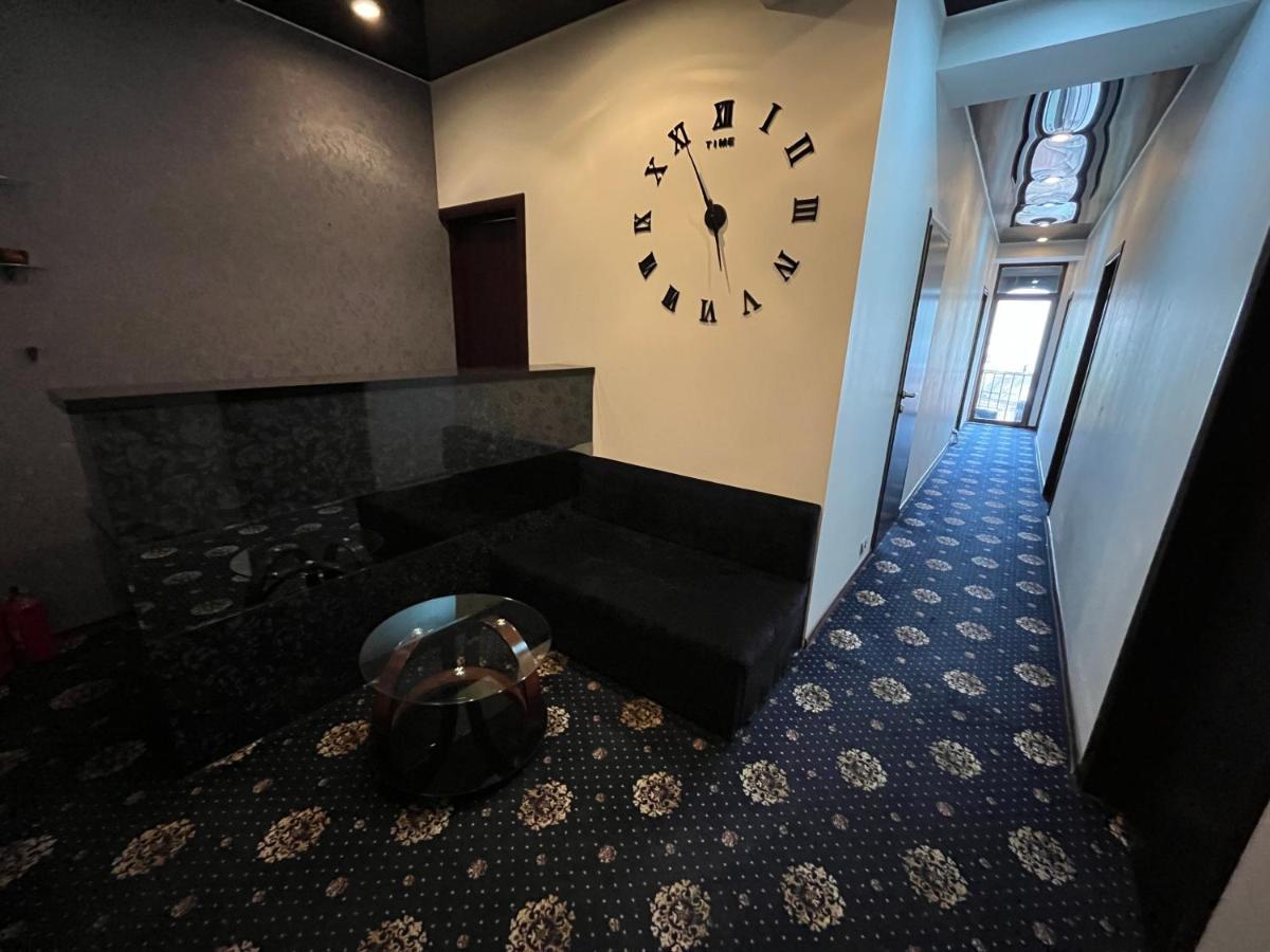 Hotel New Royal Тбилиси Экстерьер фото