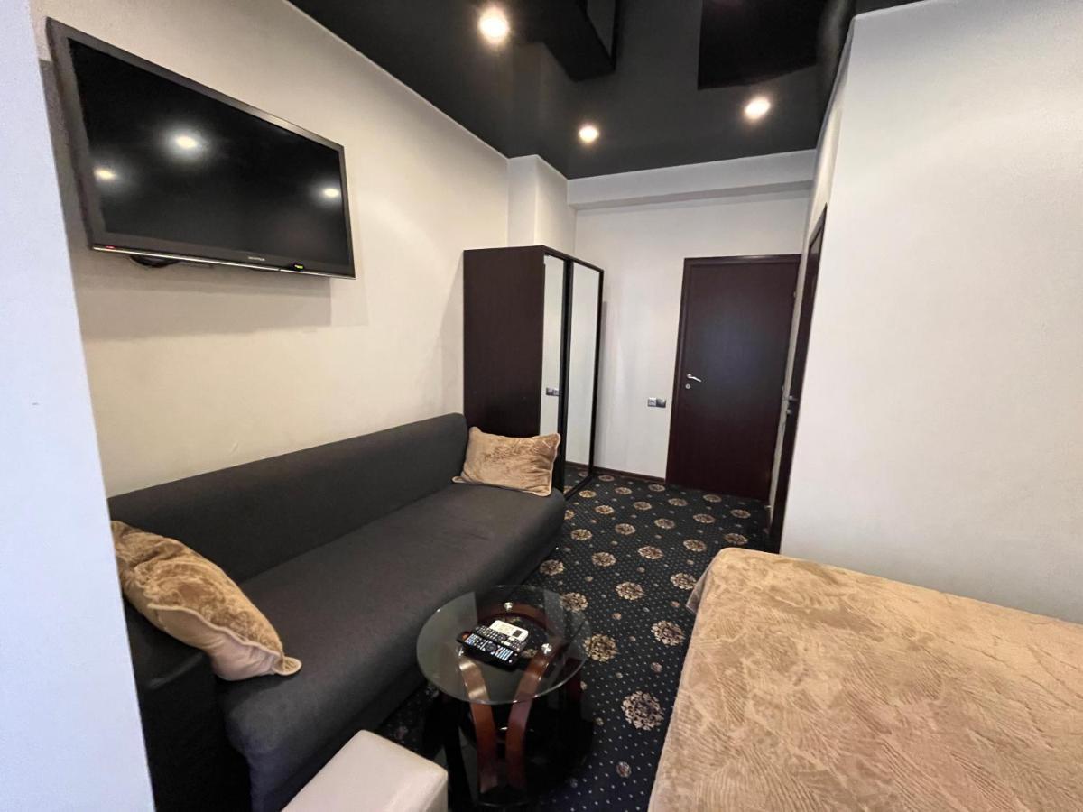 Hotel New Royal Тбилиси Экстерьер фото