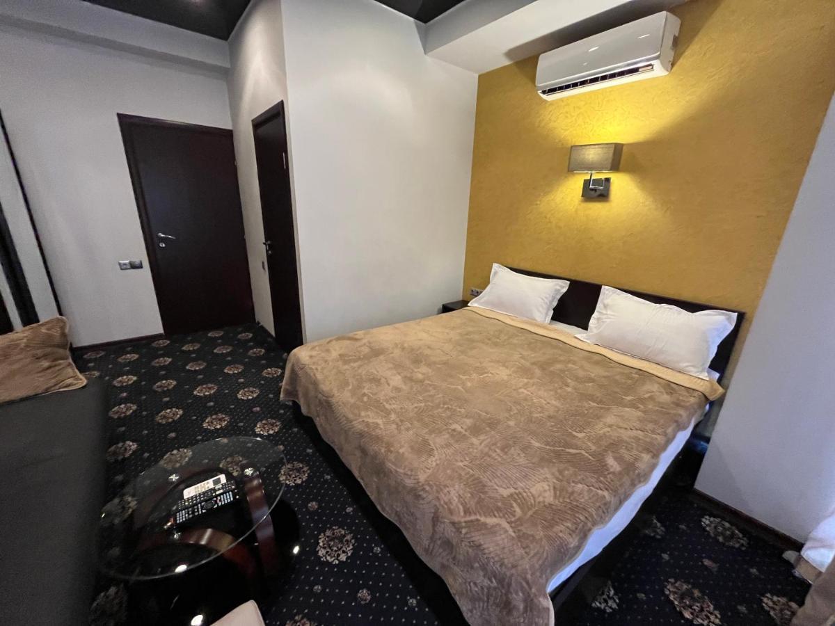 Hotel New Royal Тбилиси Экстерьер фото