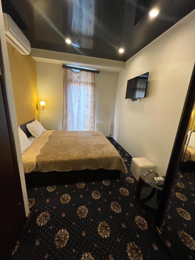 Hotel New Royal Тбилиси Экстерьер фото