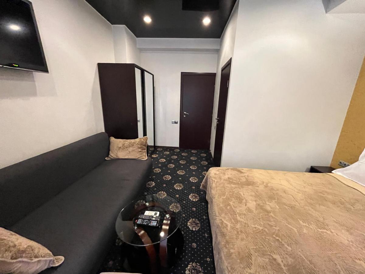 Hotel New Royal Тбилиси Экстерьер фото