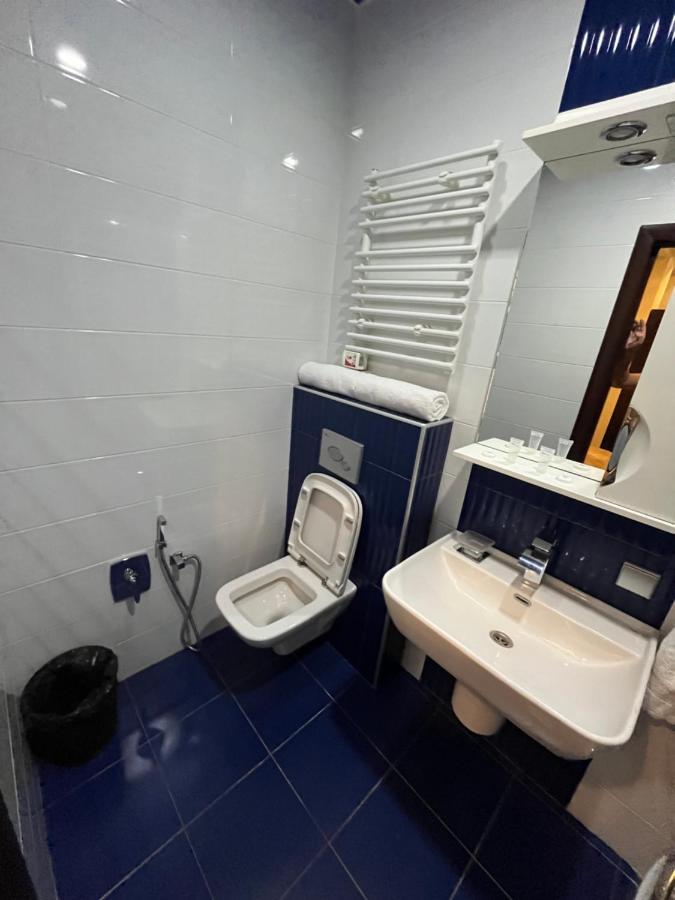 Hotel New Royal Тбилиси Экстерьер фото