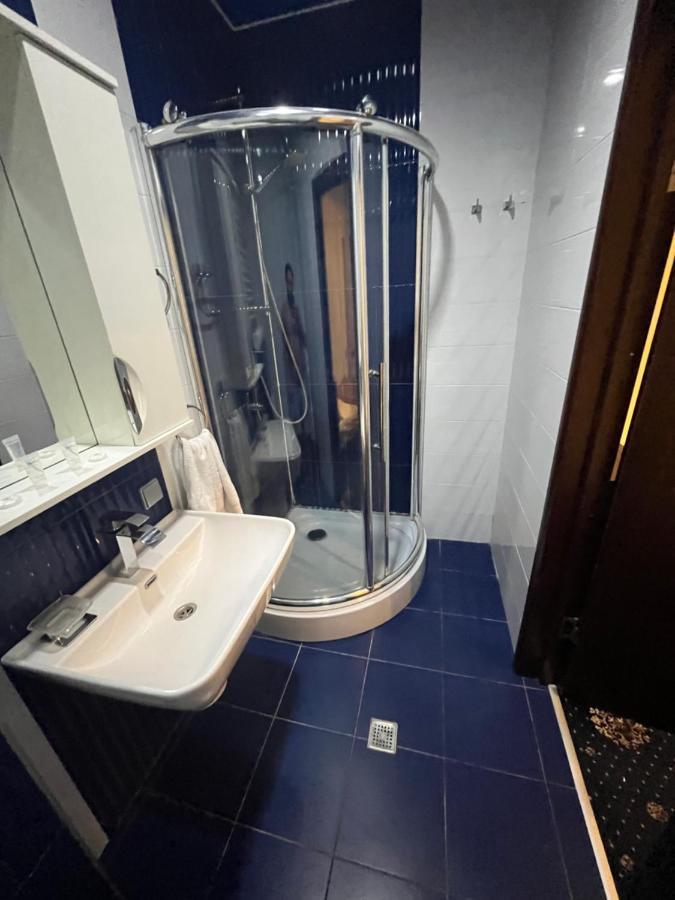 Hotel New Royal Тбилиси Экстерьер фото