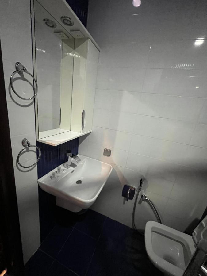 Hotel New Royal Тбилиси Экстерьер фото