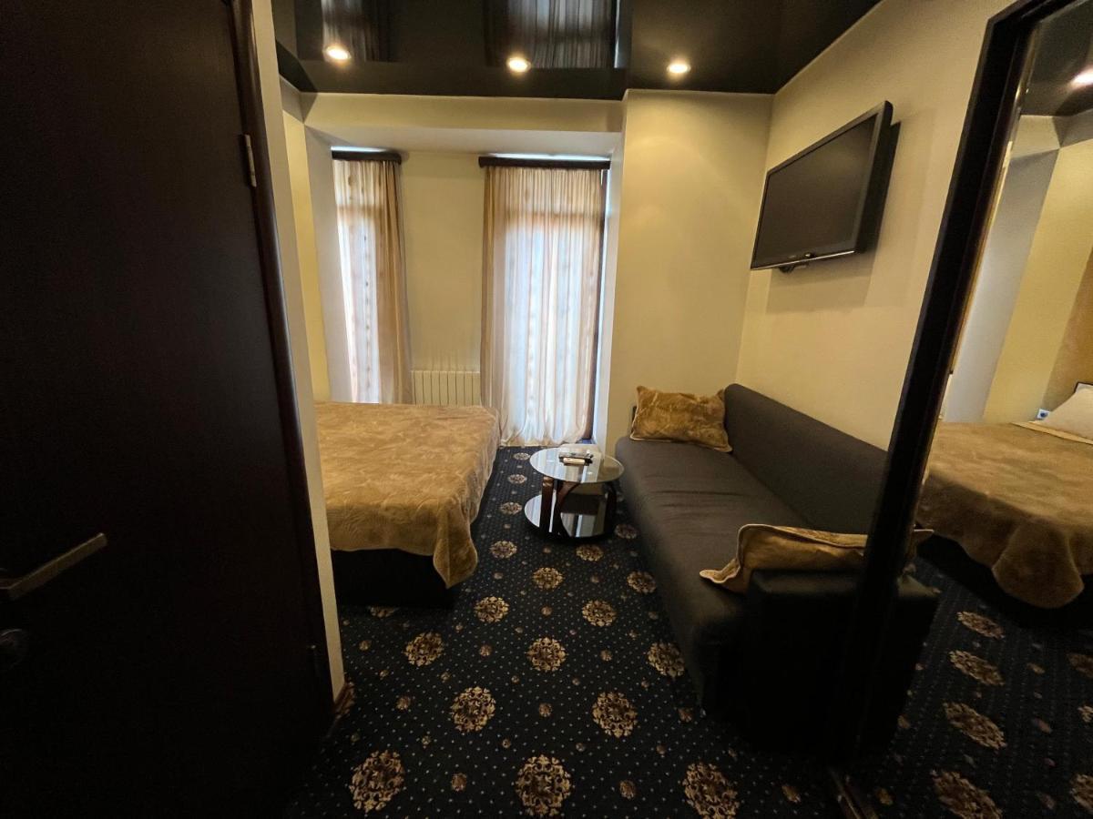 Hotel New Royal Тбилиси Экстерьер фото